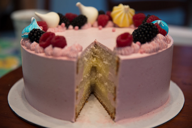 Learn How to Decorate a Seasonal Treat at the Sweet Escape Cake Night on January 25th